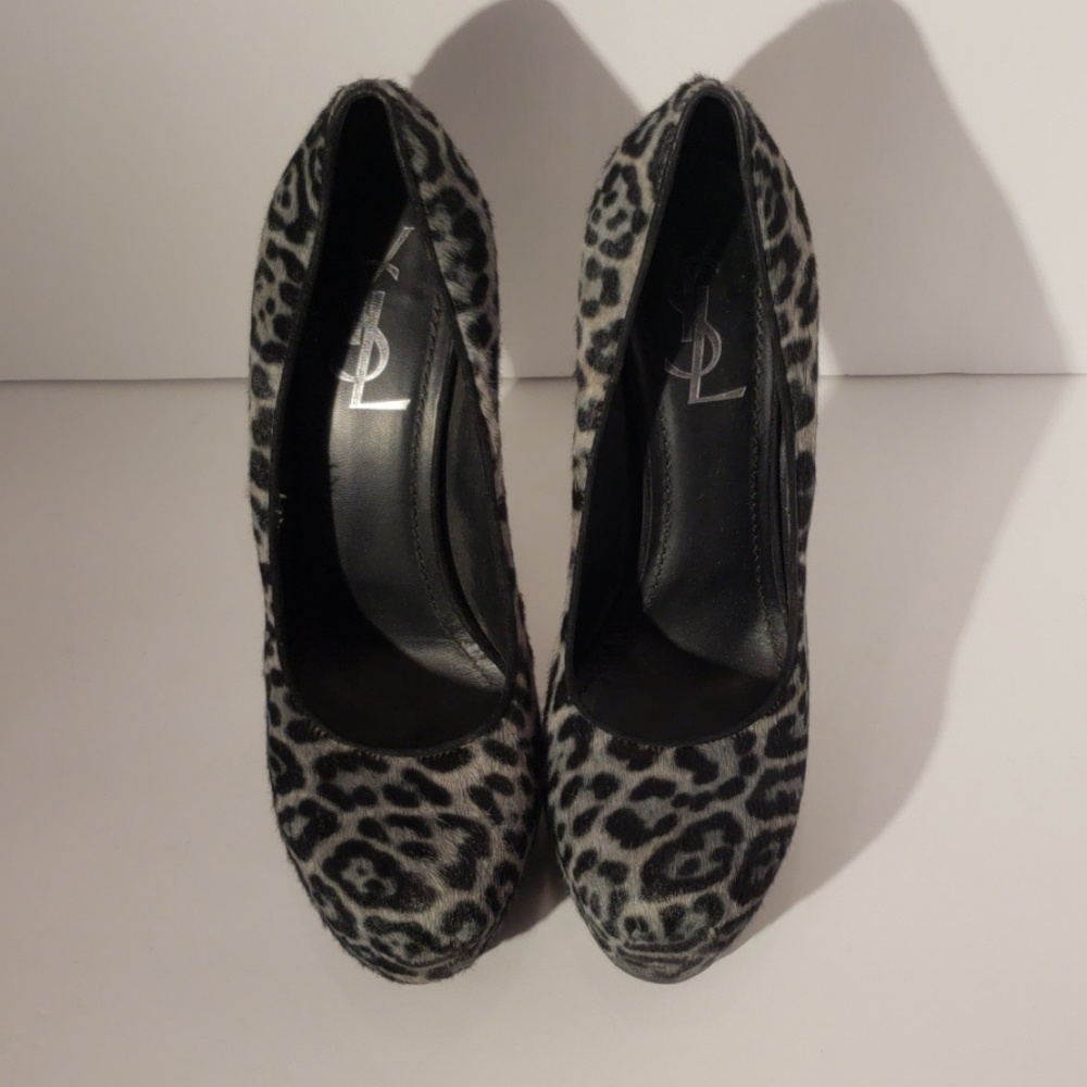 Yves Saint Laurent Pony Hair Tribute sz 8